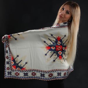İpək Nəfisliyi – Ənənəvi Kəlağayı İlə Şıq Görünüş