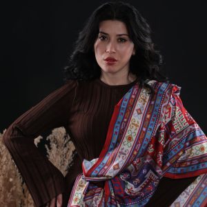 Xalça Ornamentlərinin Zərif İpəkdə Birləşməsi
