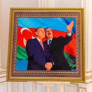 Qardaşlıq və Birgə Gələcək – Liderlər Xalça Kompozisiyasında
