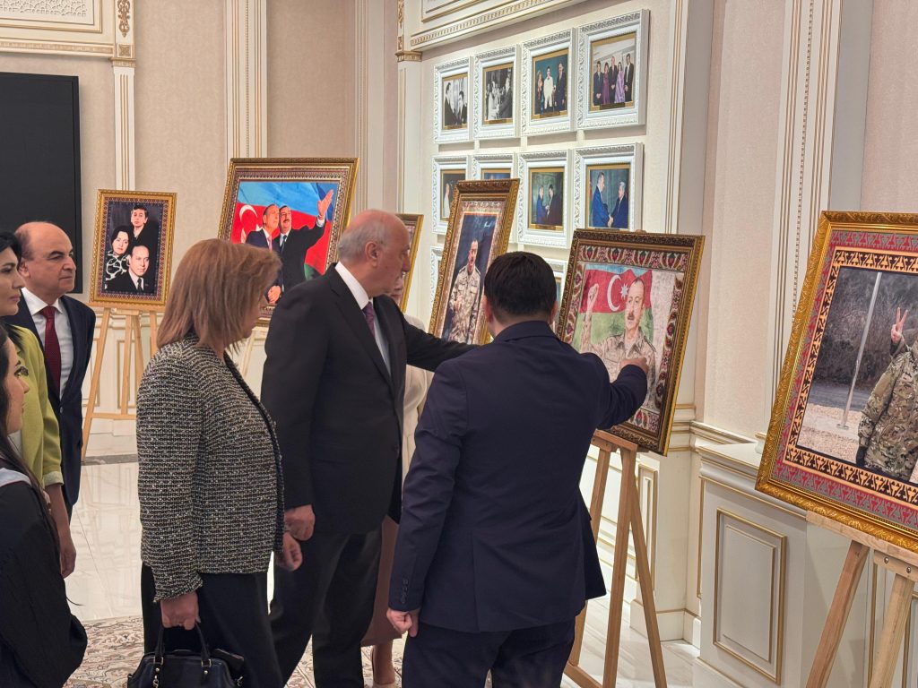 "Zərifə Əliyeva" sərgisi