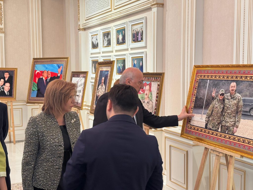 "Zərifə Əliyeva" sərgisi