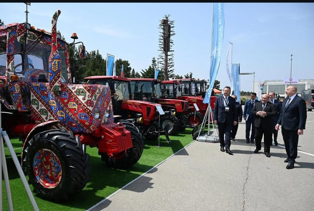 "Traktor" sərgisi